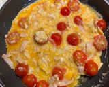 A picture of step 2 of Scrambled Eggs with Tomato, Ham and Cheese.