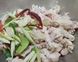 รูปขั้นตอนการทำที่ 2 ของ หนังไก่ทอดสมุนไพร
