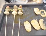 Foto del paso 2 de la receta: Brochetas de verduras al horno con papas asadas