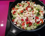 Foto del paso 2 de la receta: Revuelto de varias verduras con pollo😋😋
