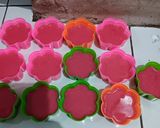 Foto langkah ke 2 dari resep Puding lumut merah putih.