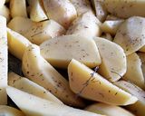 Une image de l'étape 1 de Pommes de terre au four avec feta et de la crème aigre.