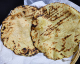 મકાઈ ના રોટલા (Makai Rotla Recipe In Gujarati) રેસીપી સ્ટેપ2ફોટો
