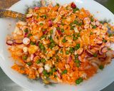 Une image de l'étape 11 de Salade multicolore de riz blanc, carottes, petits pois, tomate, radis et persil.