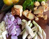 A picture of step 1 of Garang Asem.
