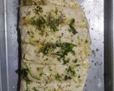 A picture of step 6 of Stuffed garlic bread.
