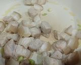 Hình bước làm 1 của món Cá cơm chiên giòn kho thịt