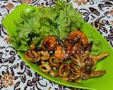 Foto langkah ke 4 dari resep Cumi Udang Bakaran.