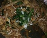 Foto langkah ke 6 dari resep Kwetiau Baso Ikan.