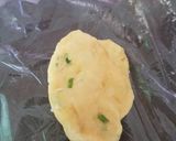 Foto langkah ke 4 dari resep 36. Stik Bawang Keju.