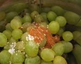 A picture of step 2 of Grapes juice.