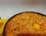 A picture of step 5 of Maggi Saksukha.