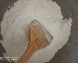 عکس مرحله 2 از دستور حلوا رولی