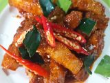 สามชั้นผัดกะปิ (สูตรคุณยาย)