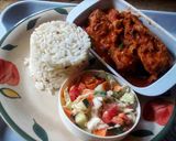 A picture of step 4 of Chicken Chakalaka,white rice and Rainbow Salad.