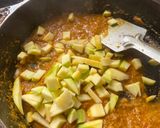 A picture of step 5 of Fish in raw mango curry.