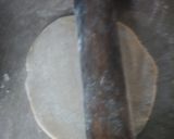 A picture of step 4 of Baisen aur atay ki roti.