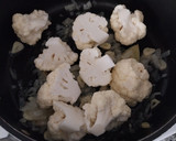 Foto del paso 2 de la receta: Coliflor a la sobrasada gratinada con bechamel de Idiazábal