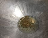 A picture of step 2 of Bhindi sabzi.