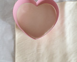 Foto del paso 2 de la receta: Piruletas corazón de hojaldre relleno de mermelada