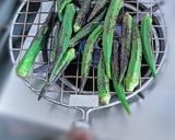 A picture of step 1 of Tandoori masala bhindi.