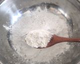 Gambar langkah 2 resipi Kuih Talam Berlauk Dengan Ubi Keladi.