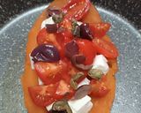 Foto del passaggio 3 della ricetta Barchetta di Patata Dolce con Feta, Pomodorini, Olive e Capperi