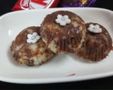 A picture of step 2 of Crunchy coconut chocolate.
