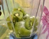 A picture of step 1 of Kiwi Smoothie.