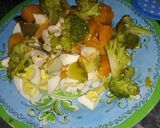 Foto del paso 3 de la receta: Ensalada de verduras y pollo hervidos