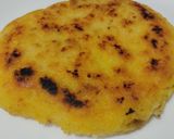 Foto del paso 2 de la receta: Arepizza🥯🌽🧀🍗🫓🥓🍅