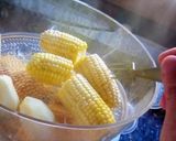 Foto del paso 3 de la receta: Choclo en puchero al vapor 🌽╮⁠(⁠.⁠ ⁠❛⁠ ⁠ᴗ⁠ ⁠❛⁠.⁠)⁠╭💧🍗