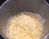 Foto del paso 4 de la receta: Quiche con base de pizza con merluza y trigueros