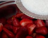 A picture of step 5 of Fruit custard trifal.
