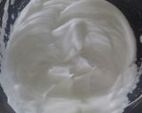 Une image de l'étape 2 de Mousse aux 2 chocolats.