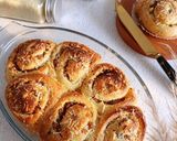 Foto langkah ke 12 dari resep Garlic Cheese Rolls.