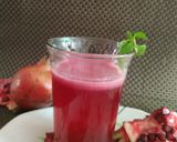A picture of step 4 of Pomogranate juice.