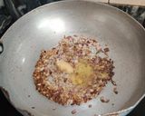 A picture of step 3 of Palak Methi Matar.
