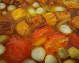 A picture of step 6 of Vegetarian Bún Riêu.
