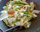 Foto langkah ke 3 dari resep Sayur labu dan sawi.