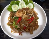 Foto langkah ke 4 dari resep Kwetiaw Goreng Seafood.