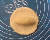 Foto langkah ke 6 dari resep Cocktail Bun ~ Almond and Coconut Filling.