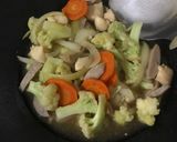 Foto langkah ke 4 dari resep Ayam cah jamur / kembang kol.