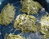 Foto langkah ke 4 dari resep Mie bayam basah.