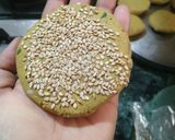 A picture of step 5 of Thalipeeth.