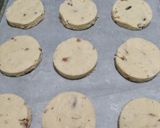 A picture of step 6 of Khalifa naan khatai.