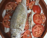 Foto del paso 1 de la receta: Besugos con mantita de tomates