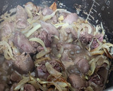 Foto del paso 5 de la receta: Higaditos de pollo encebollados