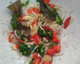 Foto langkah ke 2 dari resep Tumis kulit Tangkil/melinjo.