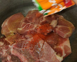 Foto del paso 2 de la receta: Chuleta de cerdo en fricasé